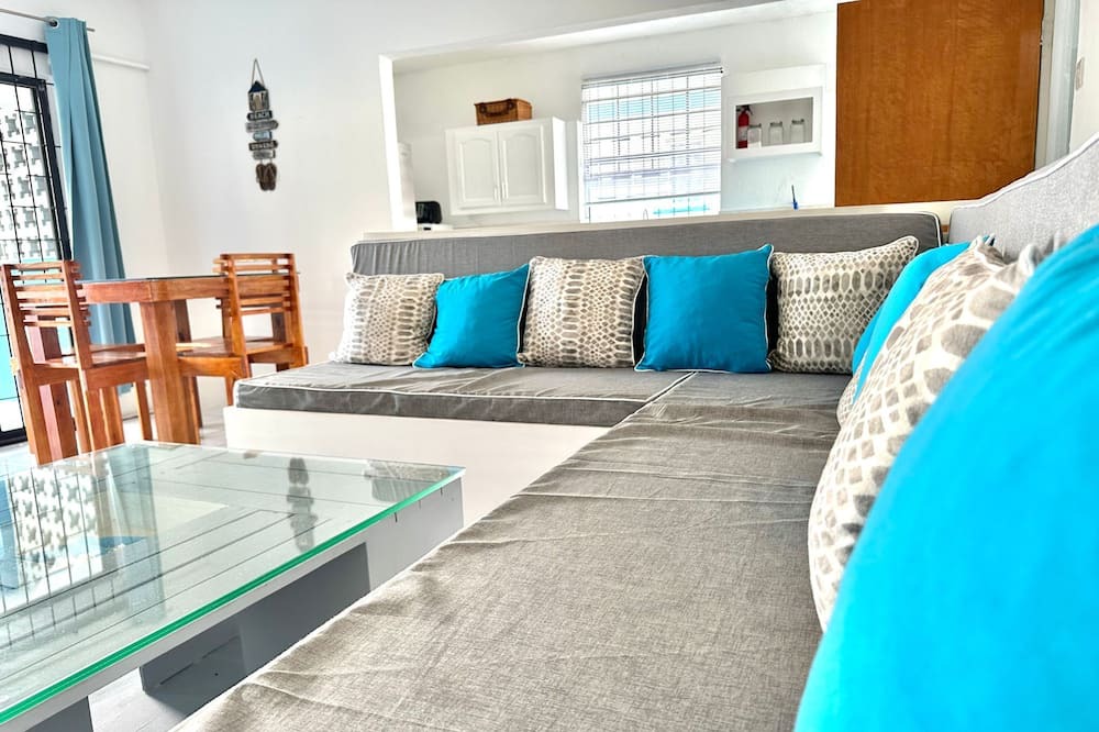 Photo of Livingroom in Oistins
