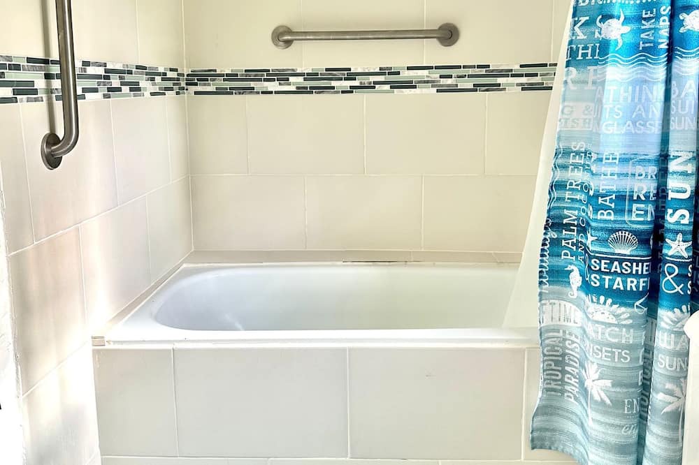 Photo of Bathroom in Oistins