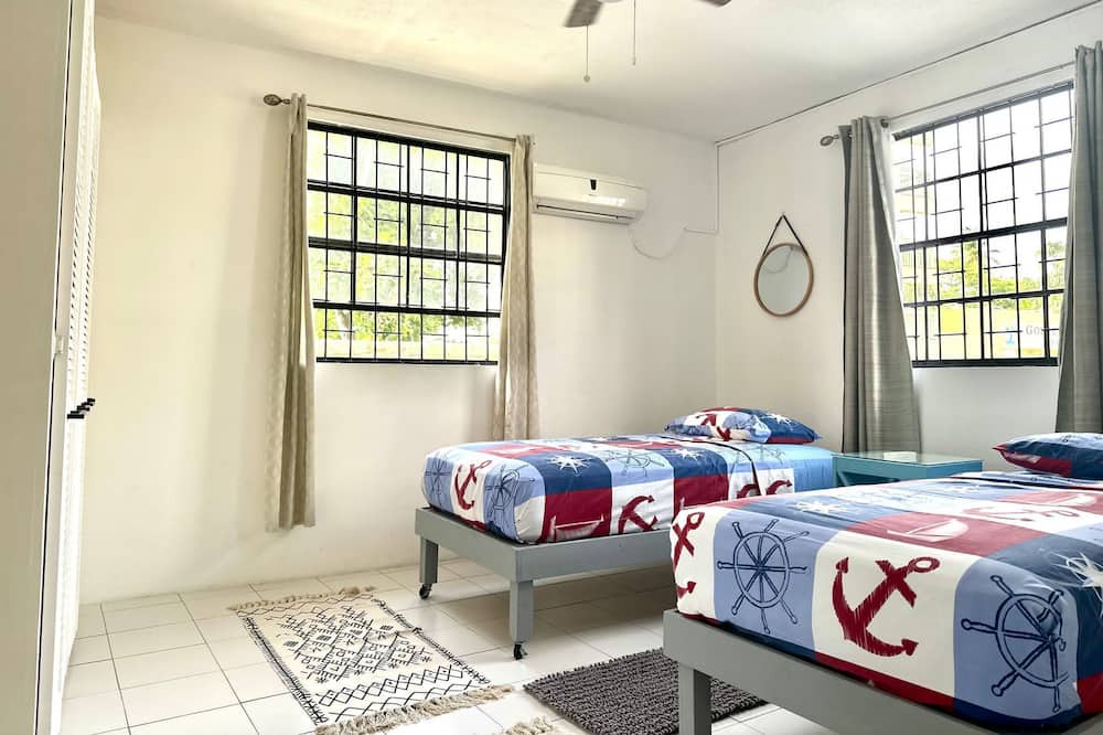 Photo of Bedroom in Oistins