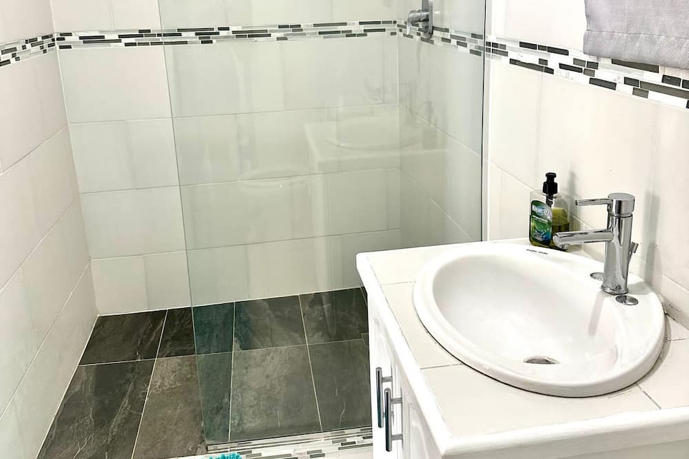 Photo of Bathroom in Oistins