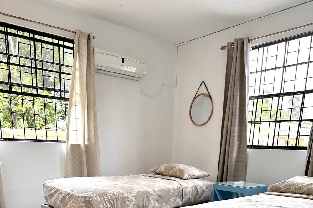 Photo of Bedroom in Oistins