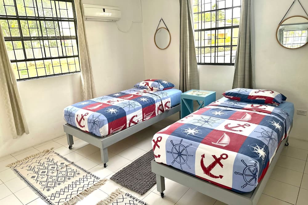 Photo of Bedroom in Oistins