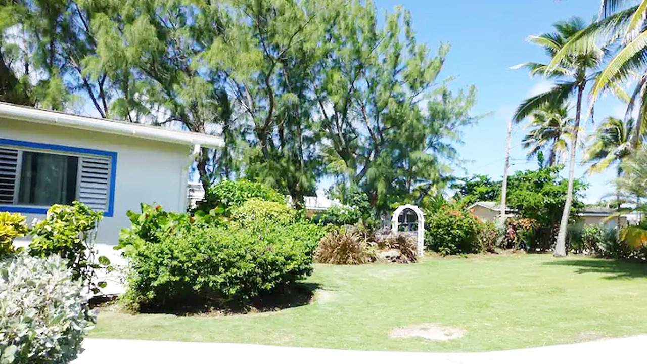 Photo of Outdoor in Apple Hall