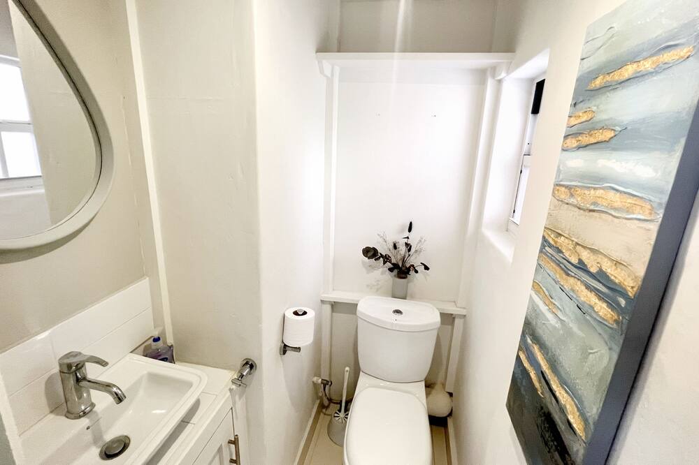 Photo of Bathroom in Folkestone