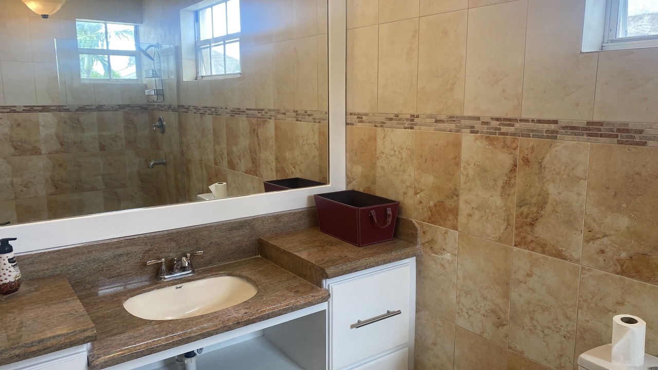 Photo of Bathroom in Porters