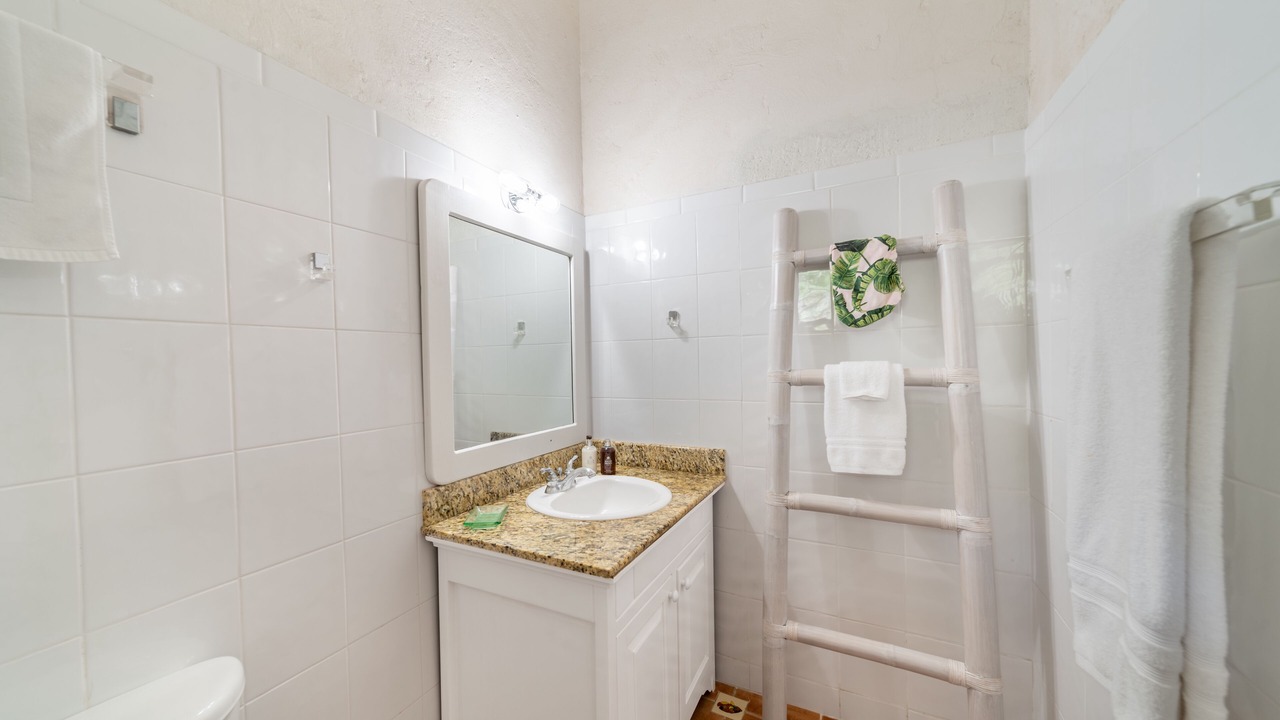 Photo of Bathroom in Clinketts