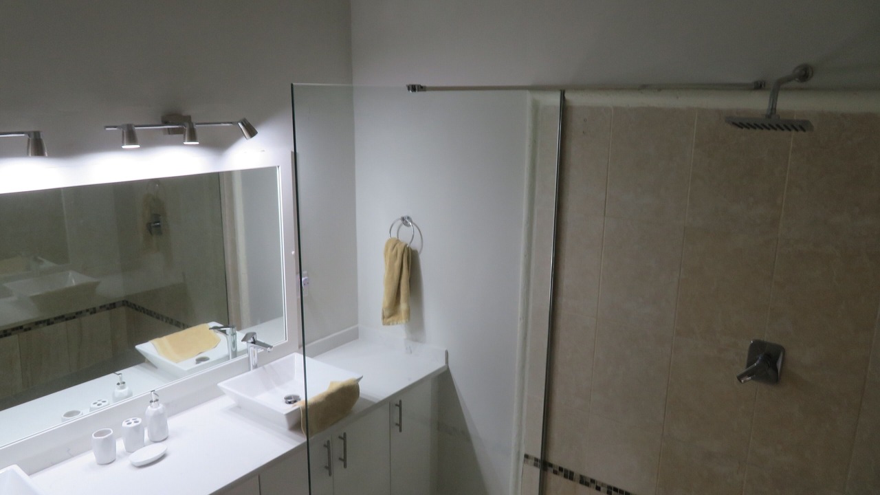 Photo of Bathroom in Porters