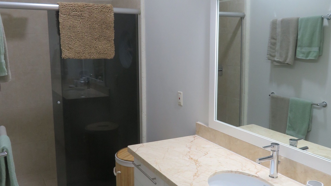 Photo of Bathroom in Porters