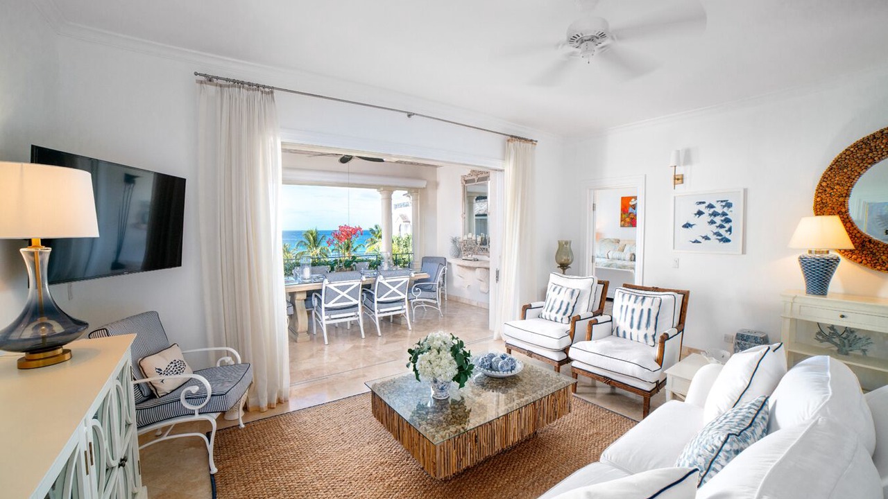 Photo of Livingroom in Schooner Bay