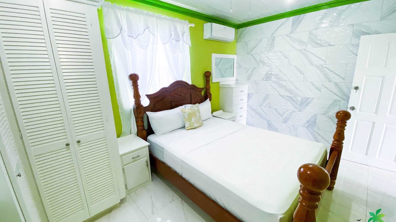 Photo of Bedroom in Apple Hall