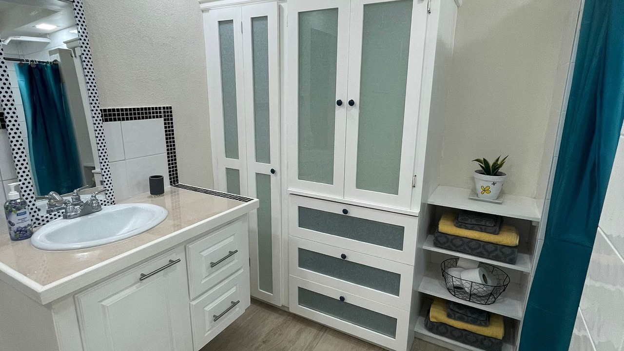 Photo of Bathroom in Haggatt Hall