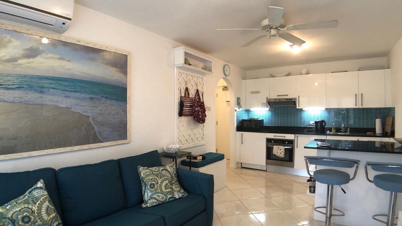 Photo of Livingroom in Holetown