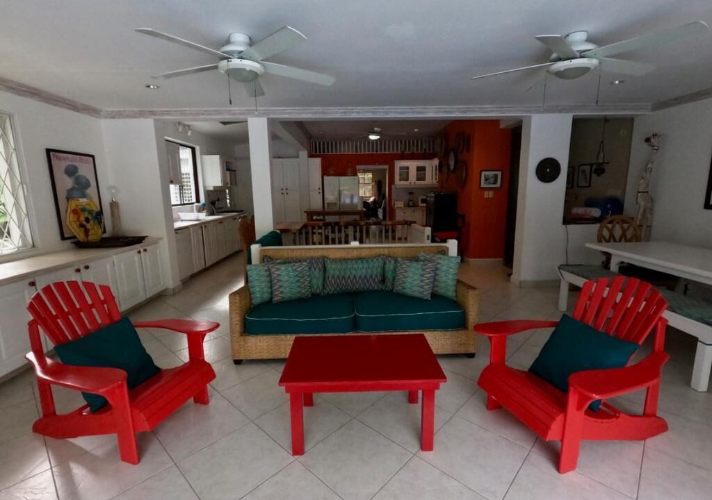 Photo of Livingroom in Halcyon Heights