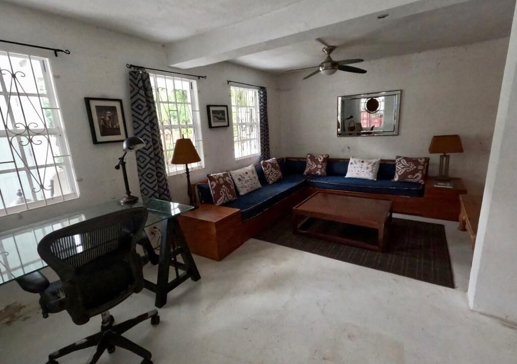 Photo of Livingroom in Halcyon Heights