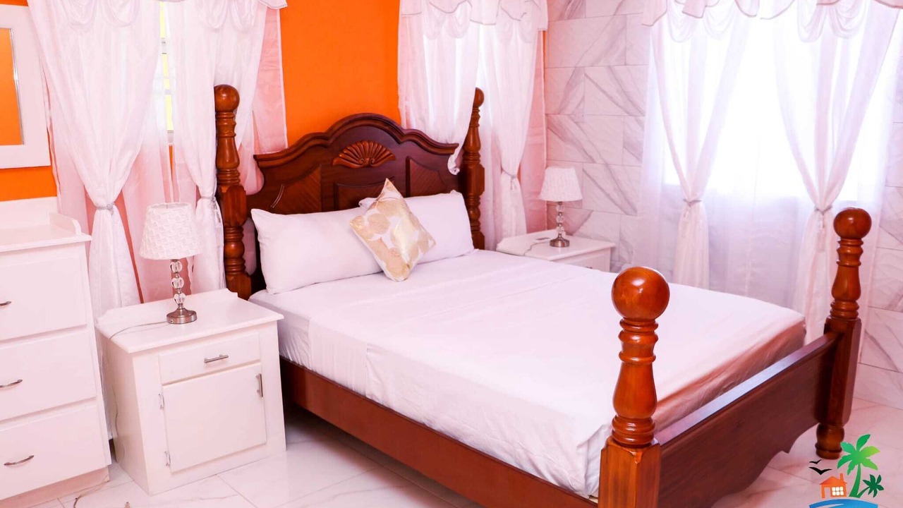 Photo of Bedroom in Ragged Point