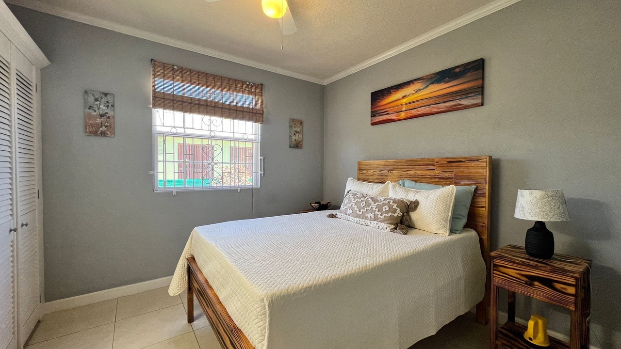 Photo of Bedroom in Oistins