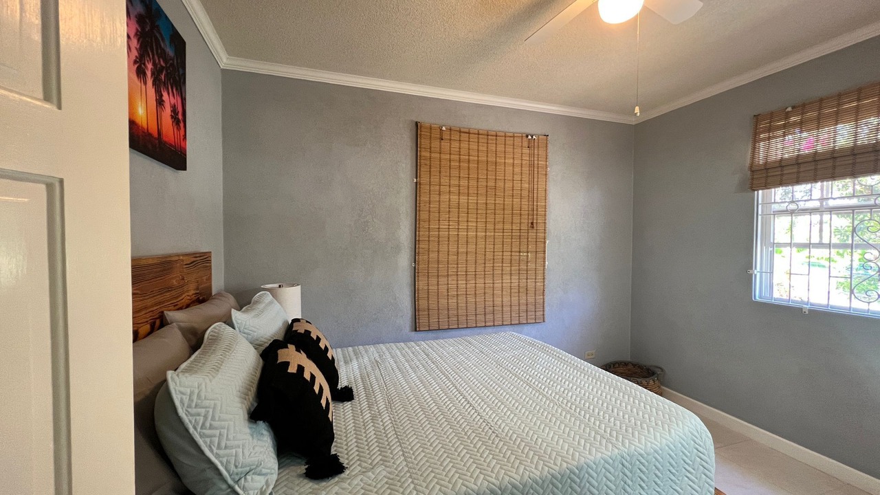 Photo of Bedroom in Oistins