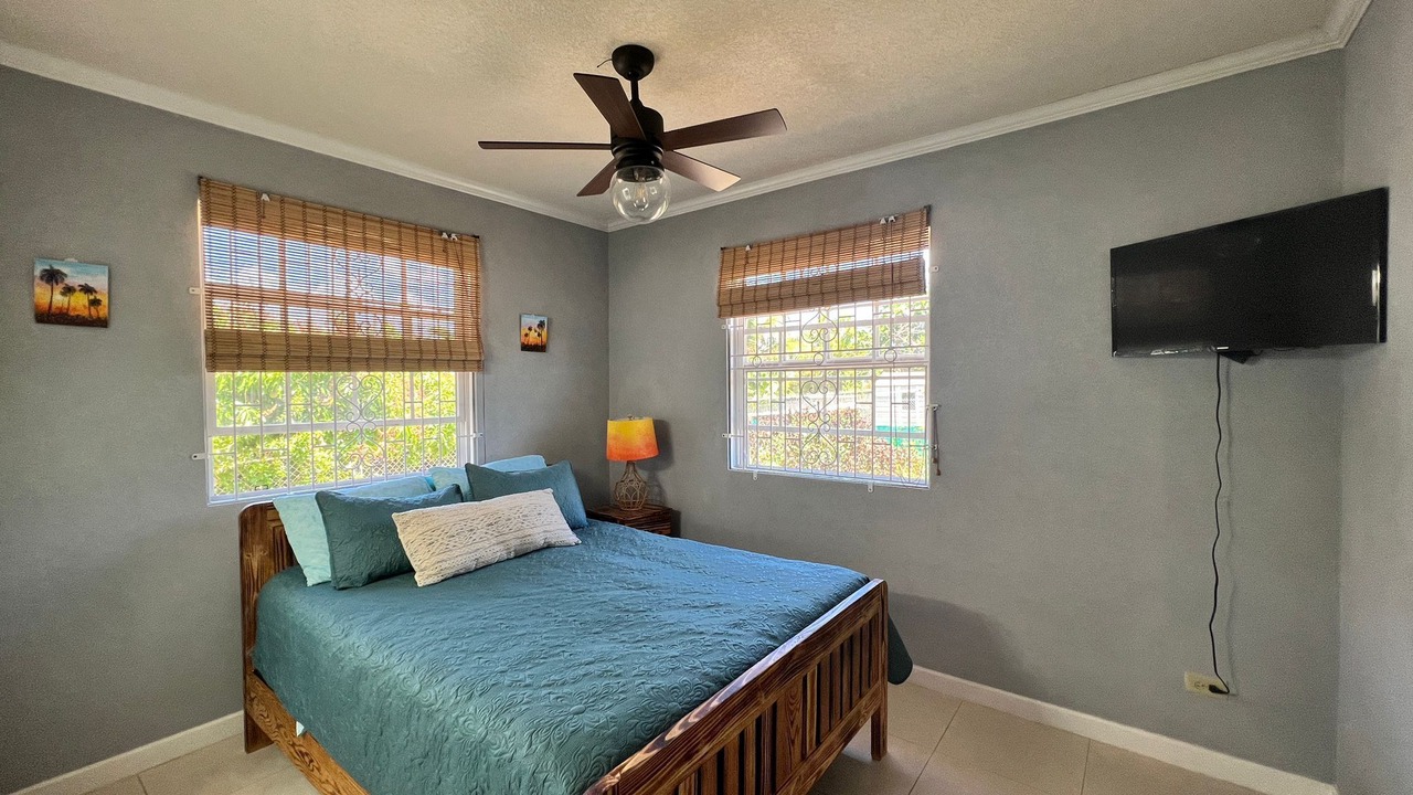 Photo of Bedroom in Oistins