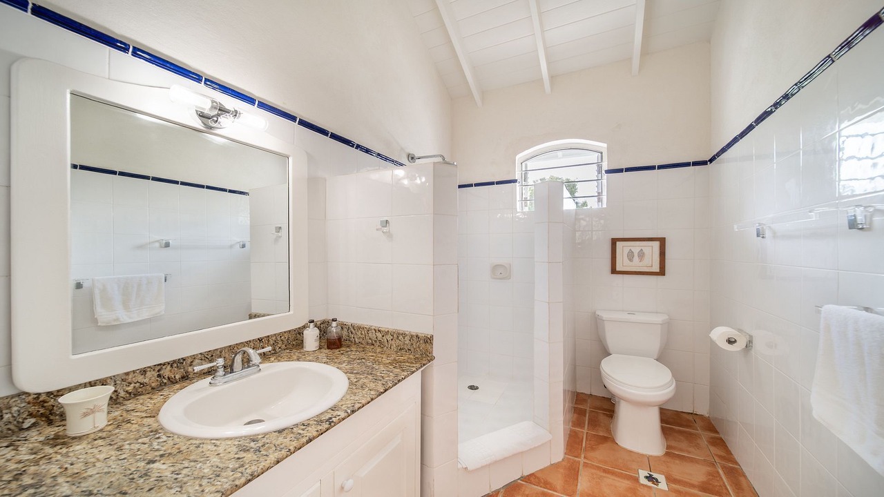 Photo of Bathroom in Clinketts