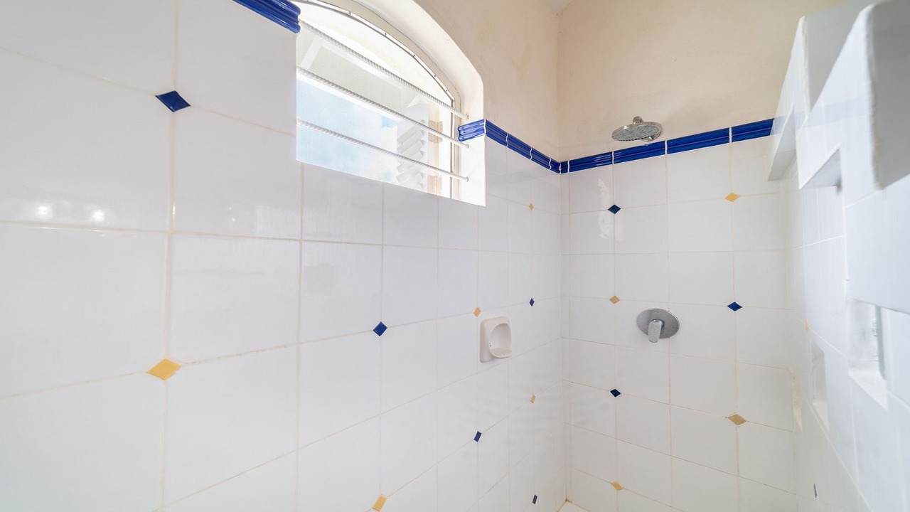 Photo of Bathroom in Clinketts