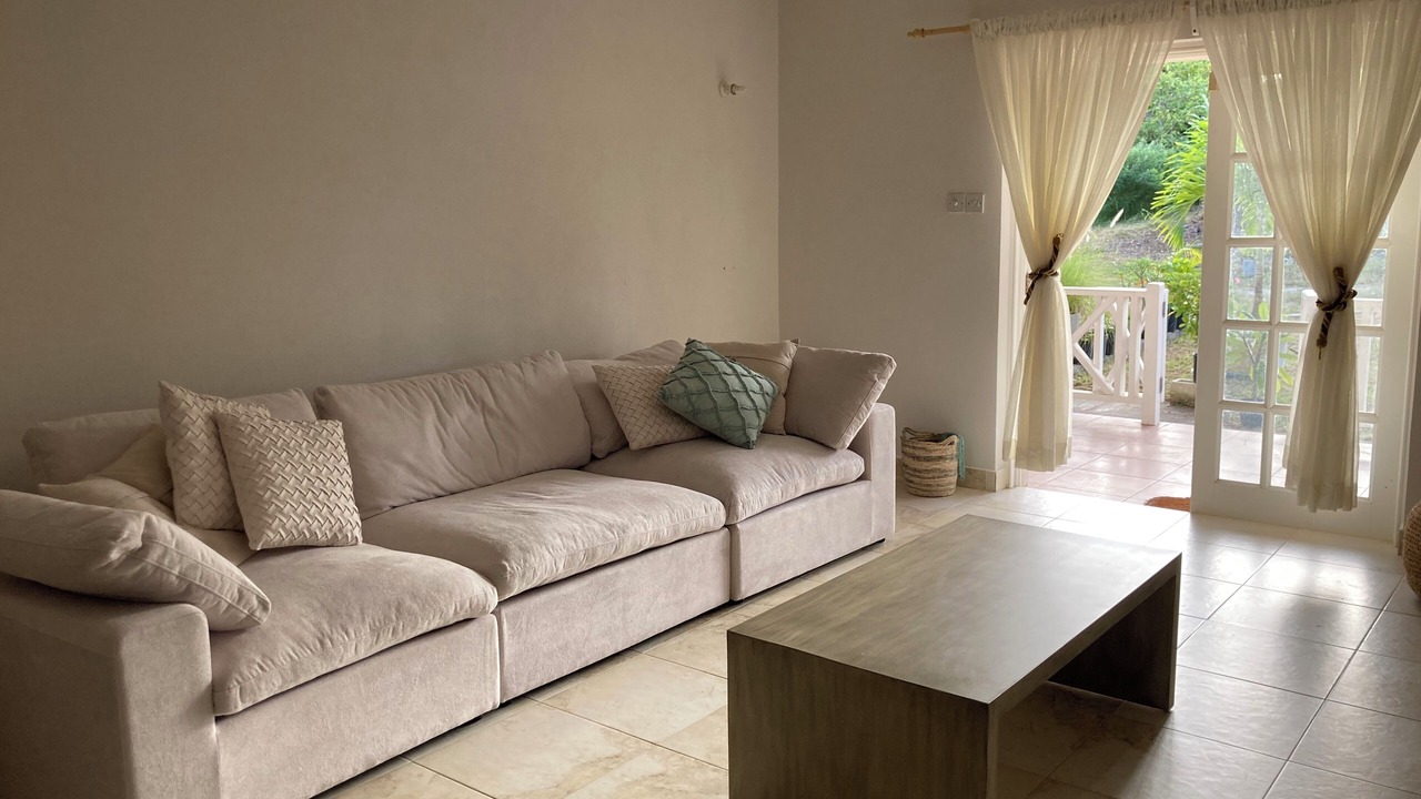 Photo of Livingroom in West Coast