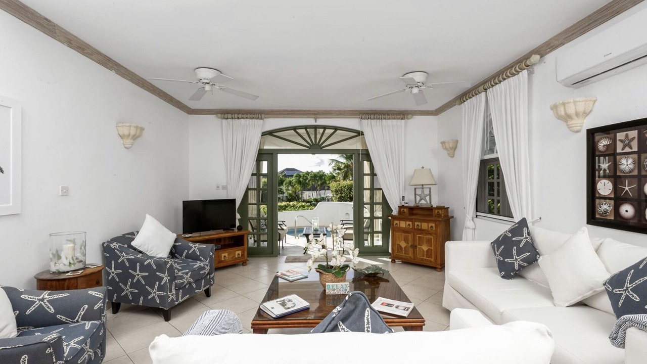 Photo of Livingroom in Forest Hills
