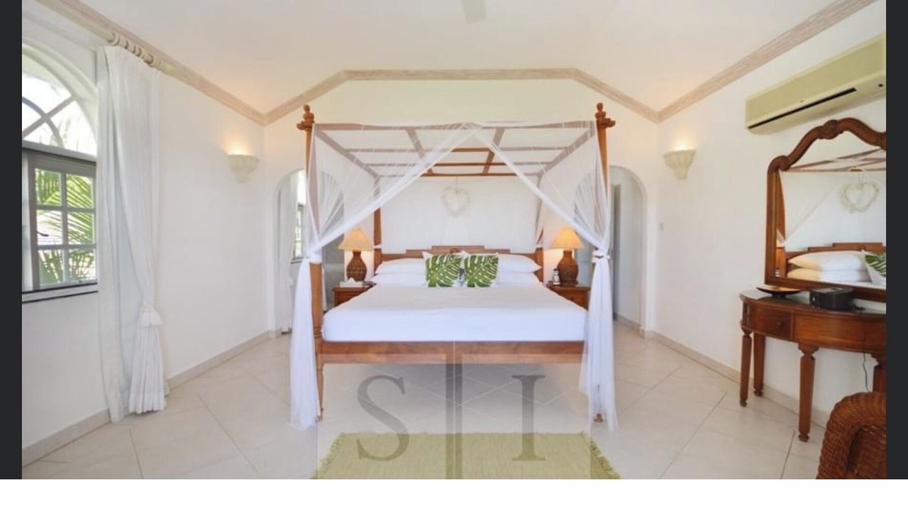 Photo of Bedroom in Forest Hills