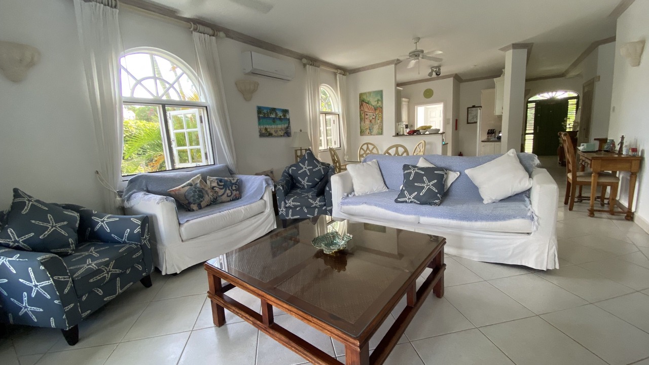 Photo of Livingroom in Forest Hills