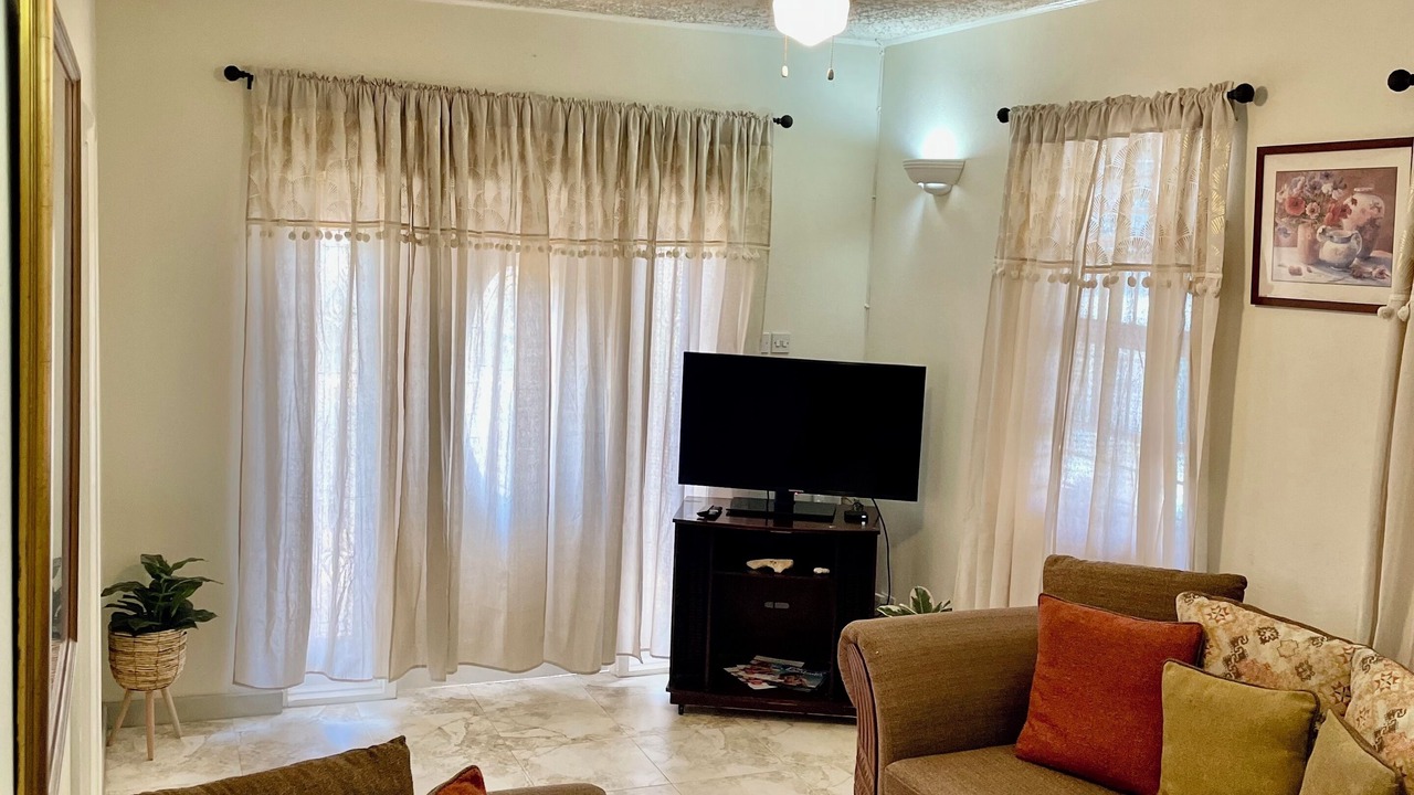 Photo of Livingroom in Graeme Hall Terrace