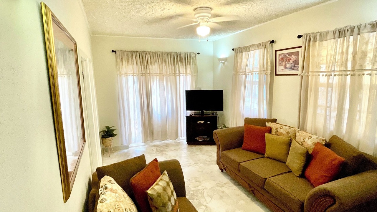 Photo of Livingroom in Graeme Hall Terrace