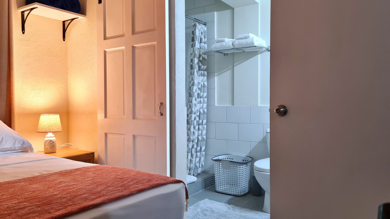 Photo of Bedroom in Oistins