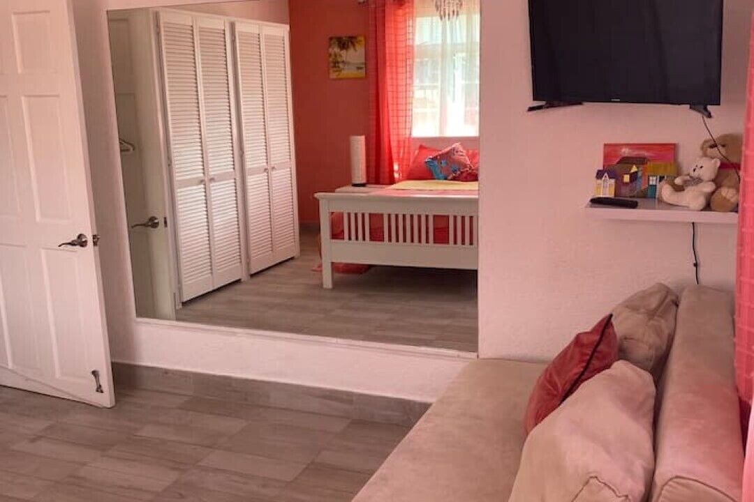Photo of Livingroom in Halcyon Heights