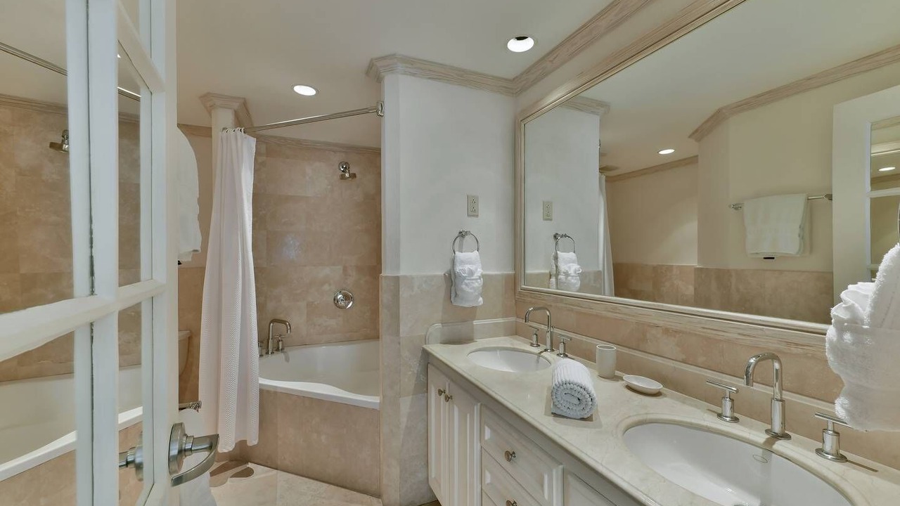 Photo of Bathroom in Oistins