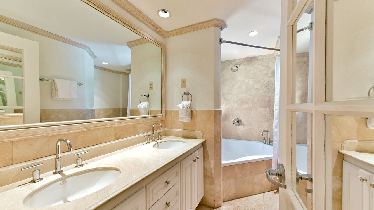 Photo of Bathroom in Oistins