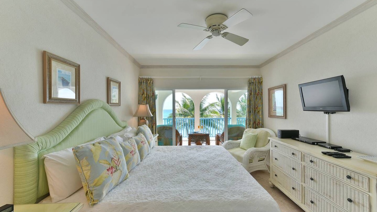 Photo of Bedroom in Oistins