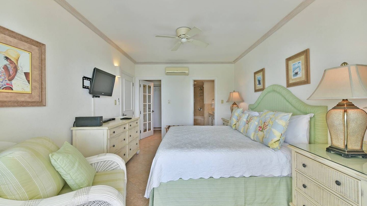 Photo of Bedroom in Oistins