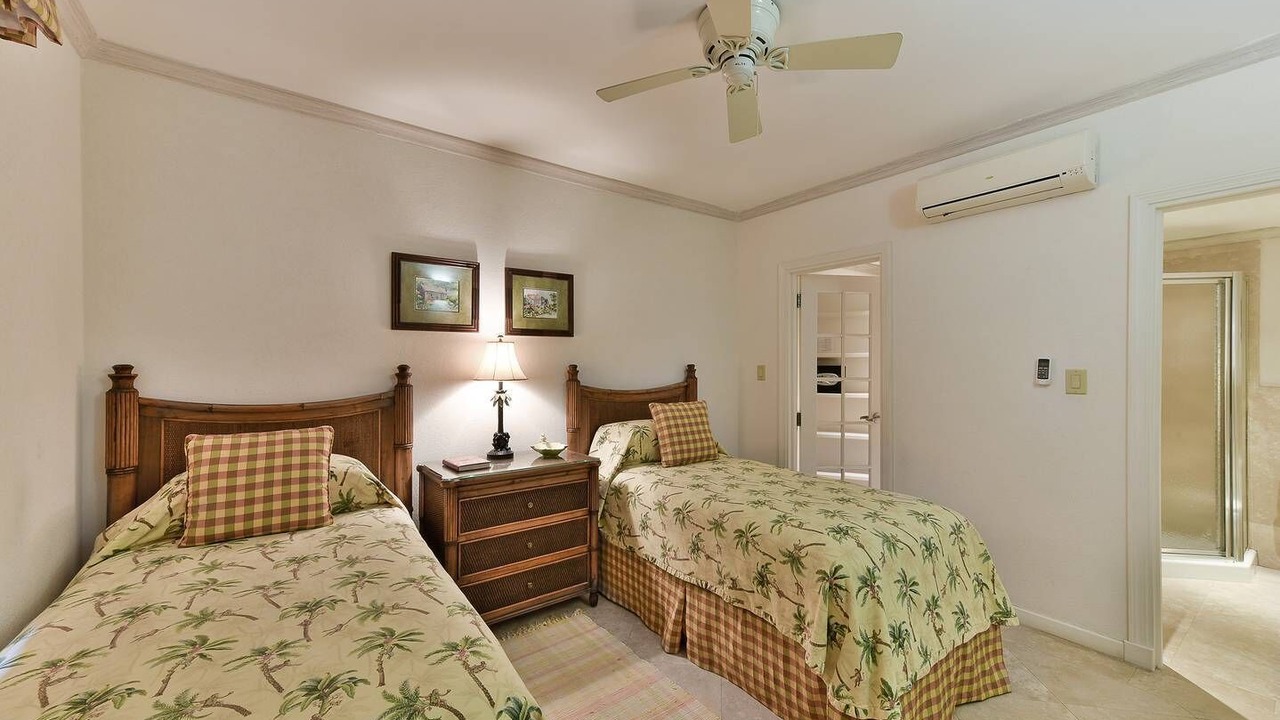 Photo of Bedroom in Oistins