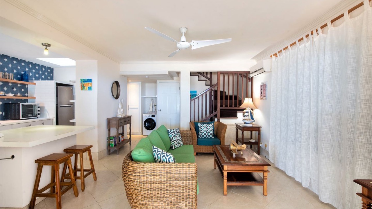 Photo of Livingroom in West Coast