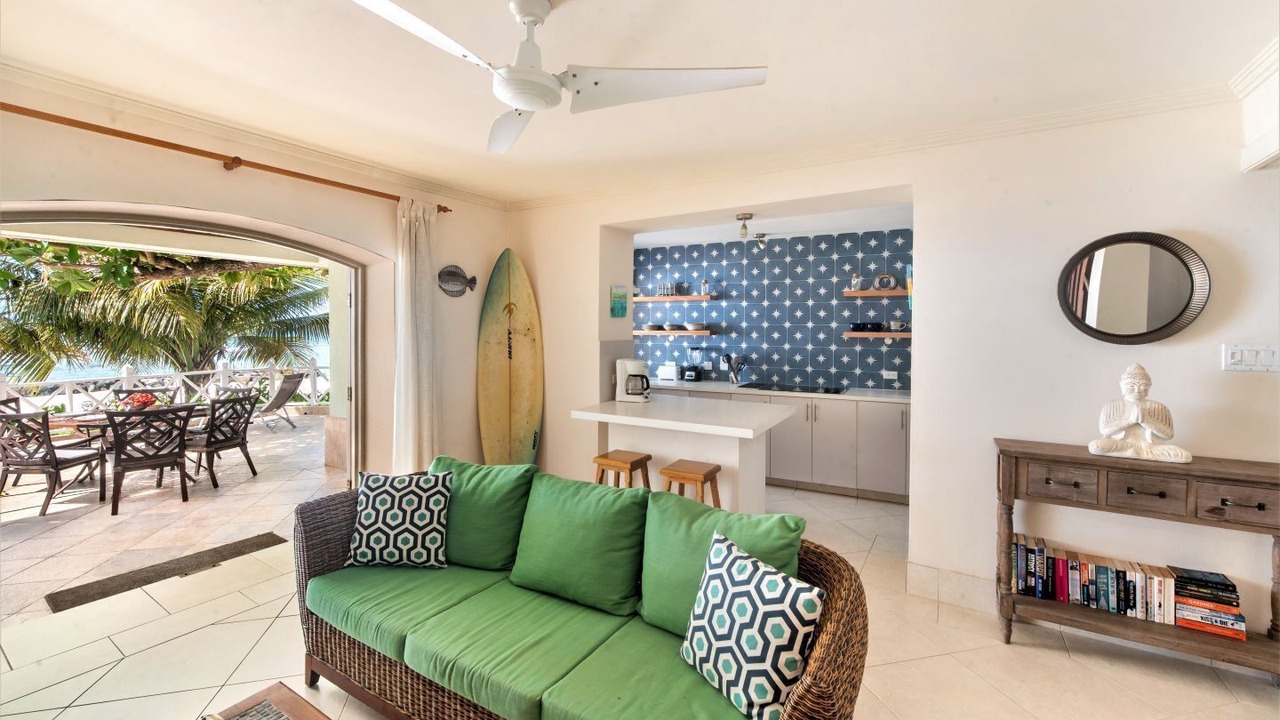 Photo of Livingroom in West Coast