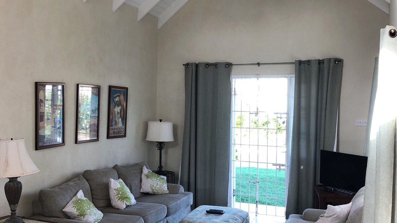 Photo of Livingroom in Apple Hall