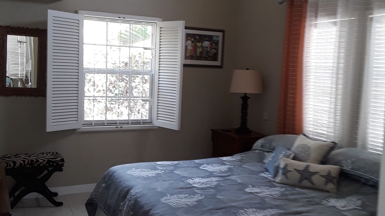 Photo of Bedroom in Apple Hall