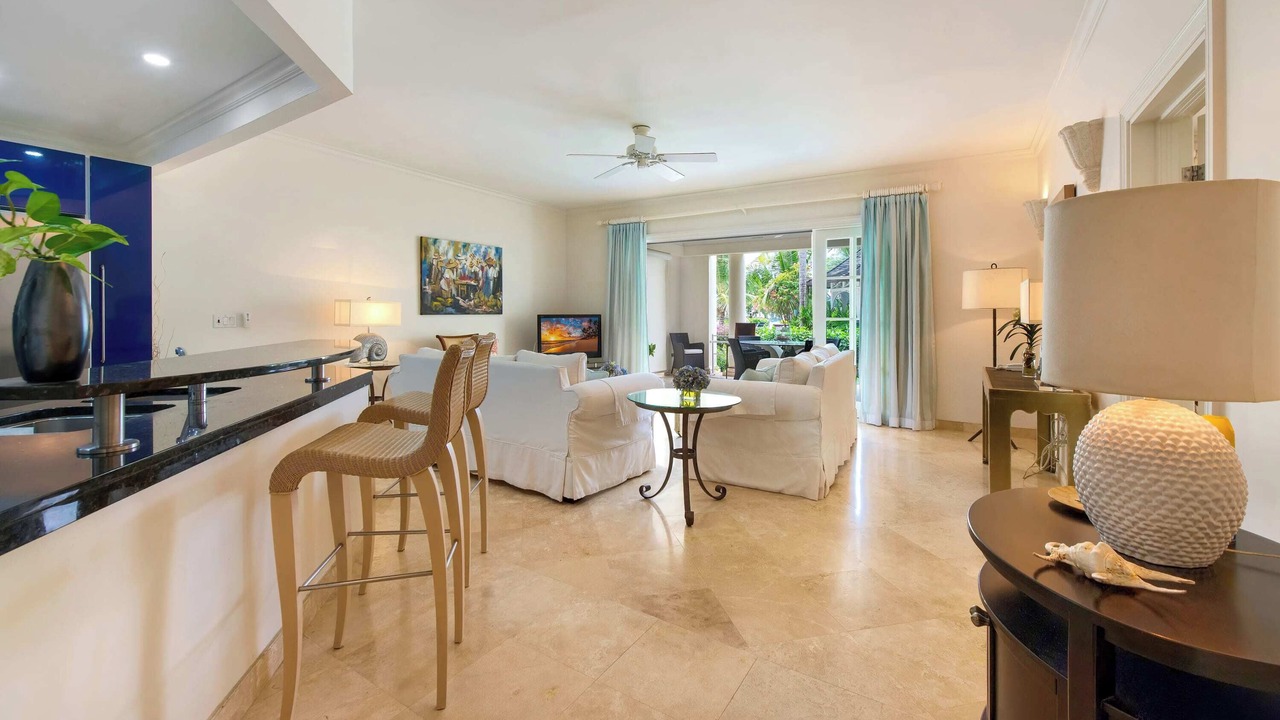 Photo of Livingroom in Schooner Bay