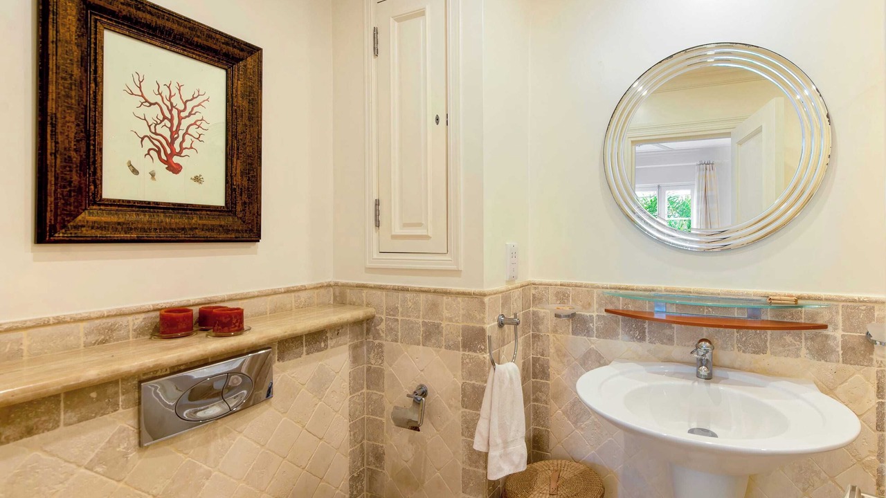 Photo of Bathroom in Schooner Bay