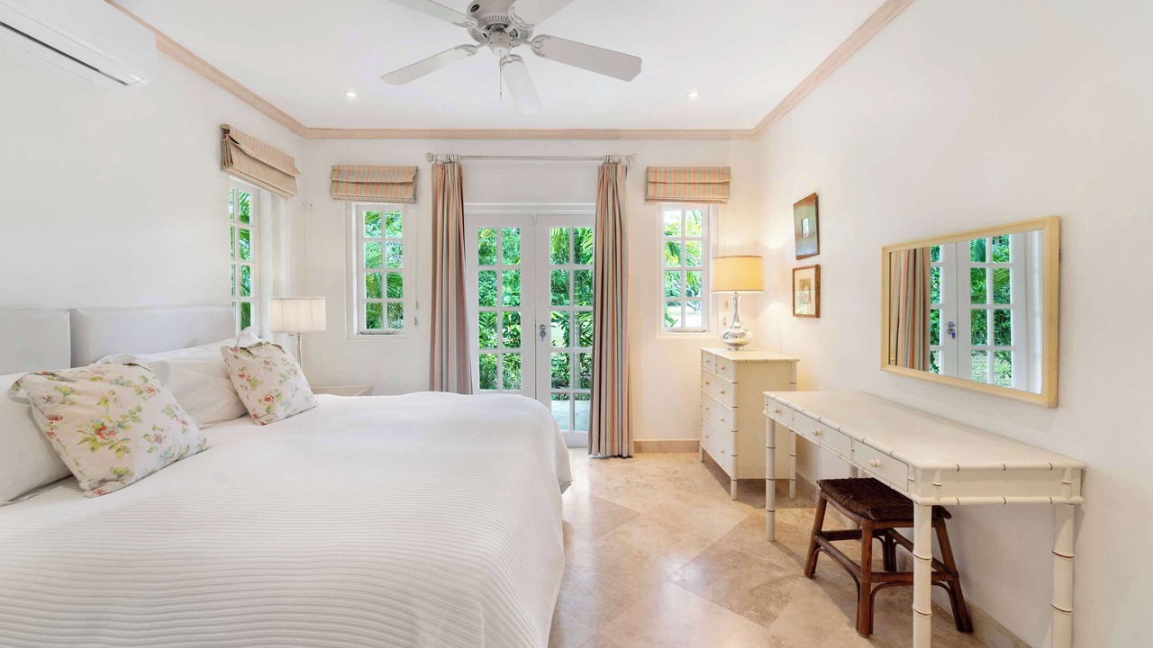 Photo of Bedroom in Paynes Bay
