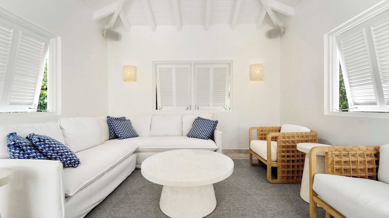 Photo of Livingroom in Paynes Bay
