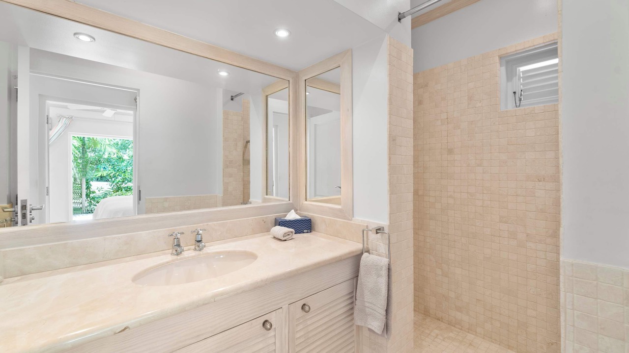 Photo of Bathroom in Paynes Bay