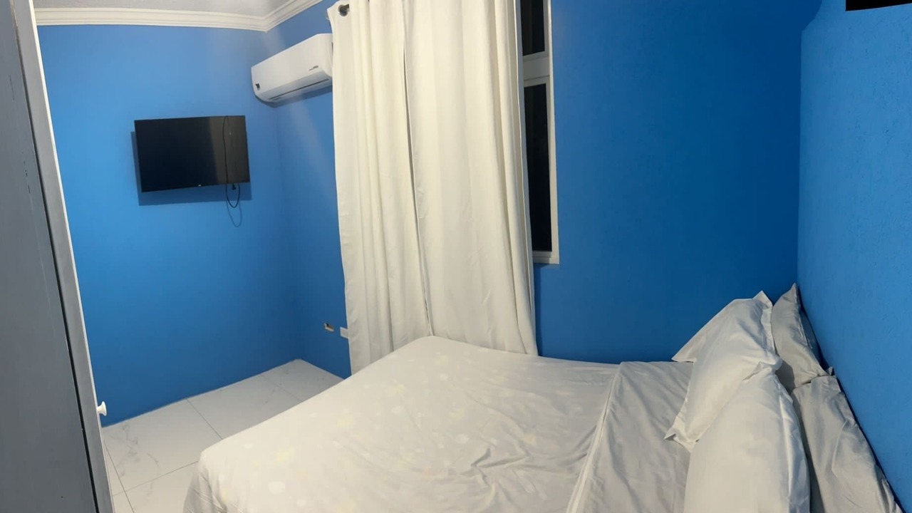 Photo of Bedroom in Oistins