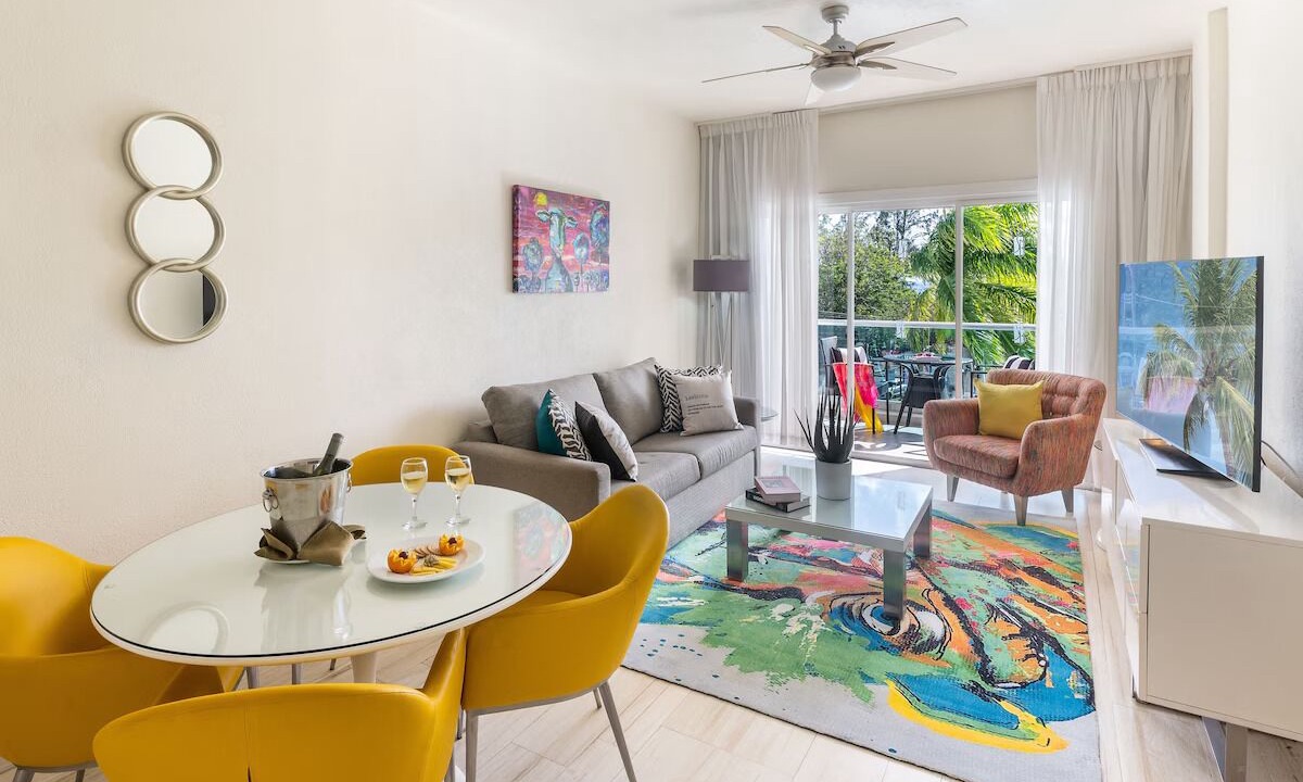 Photo of Livingroom in Blue Waters