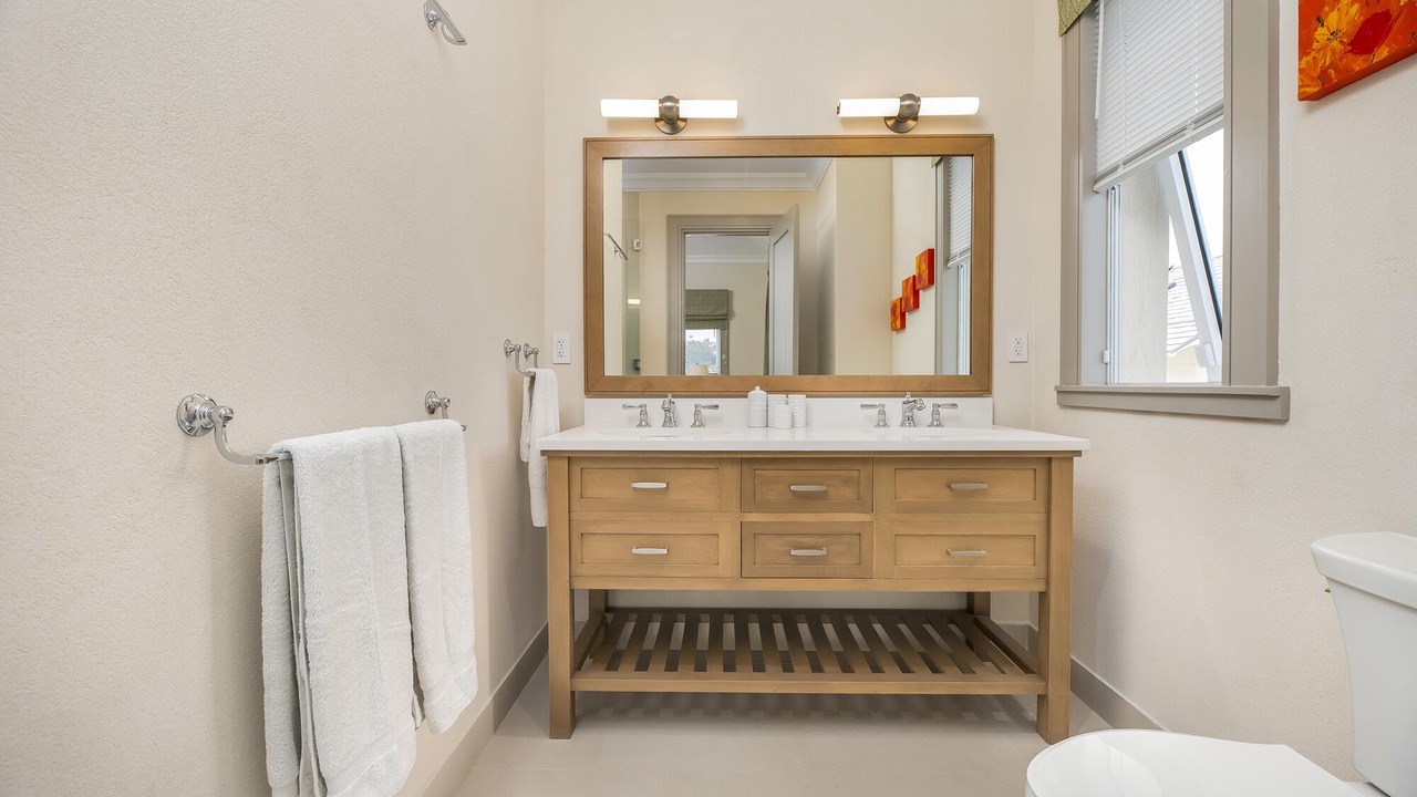 Photo of Bathroom in Orange Hill