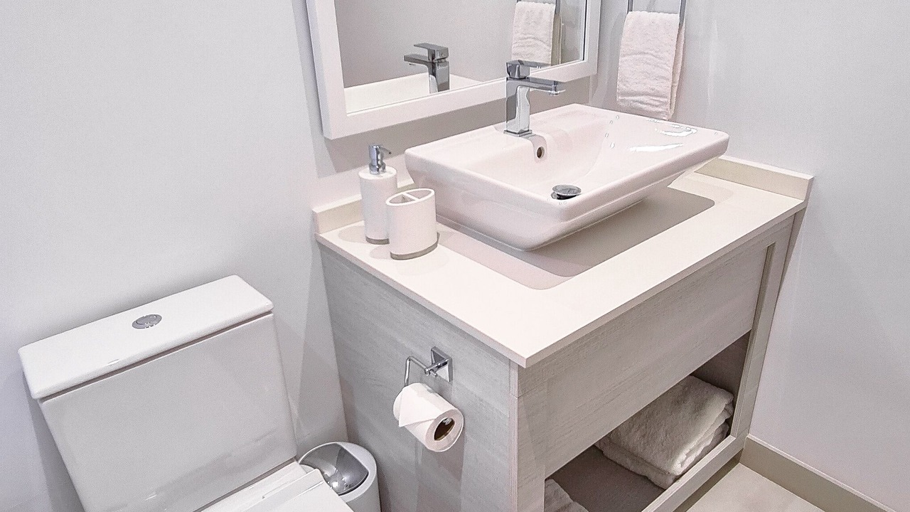 Photo of Bathroom in Porters